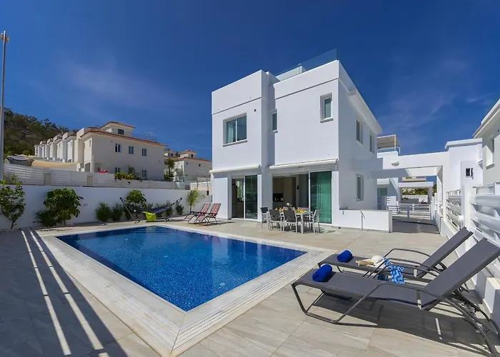 Protaras Araella Vila *